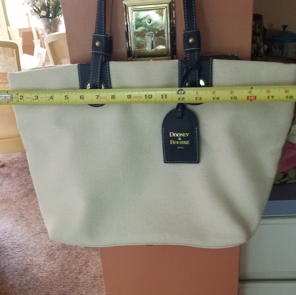 Dooney & Bourke Large Canvass Bag - Picture 4 of 8